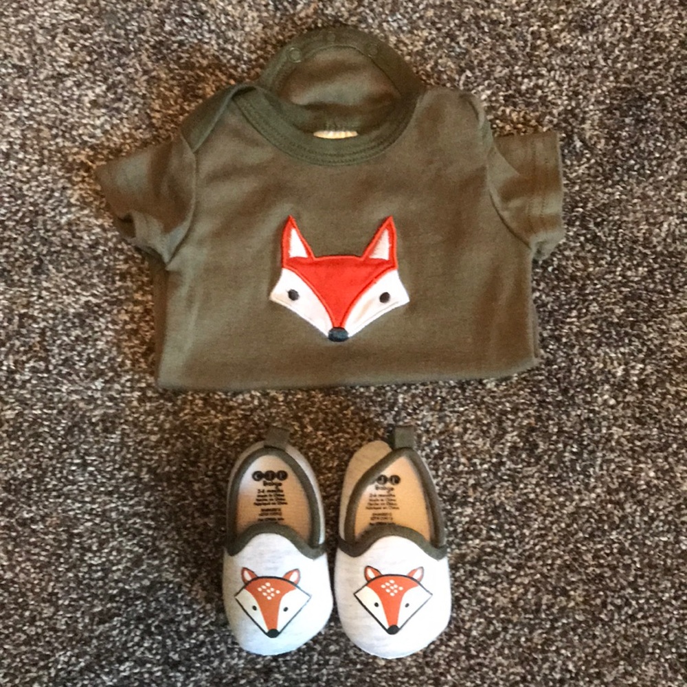 Foxy onesie & matching shoes